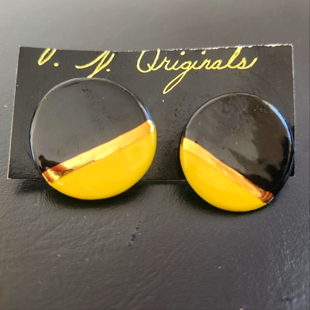 Vintage 80s Oversized Black and Yellow Stud Earrings